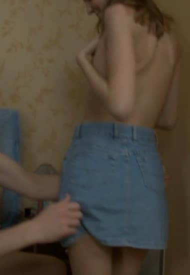 Mặc váy ngắn khiêu khích người yêu và cái kết tơi bời - Phim Sex HD Miễn Phí